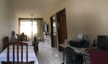 Alugar Apartamento / Padrão em Carapicuíba. apenas R$ 180.000,00