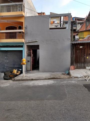 Alugar Casa / Terrea em Carapicuíba. apenas R$ 290.000,00